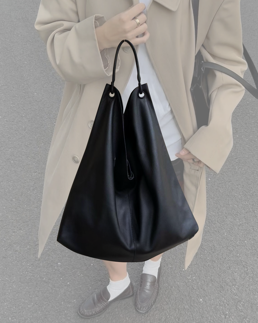 G105 Sculpt Triangle Large Bag