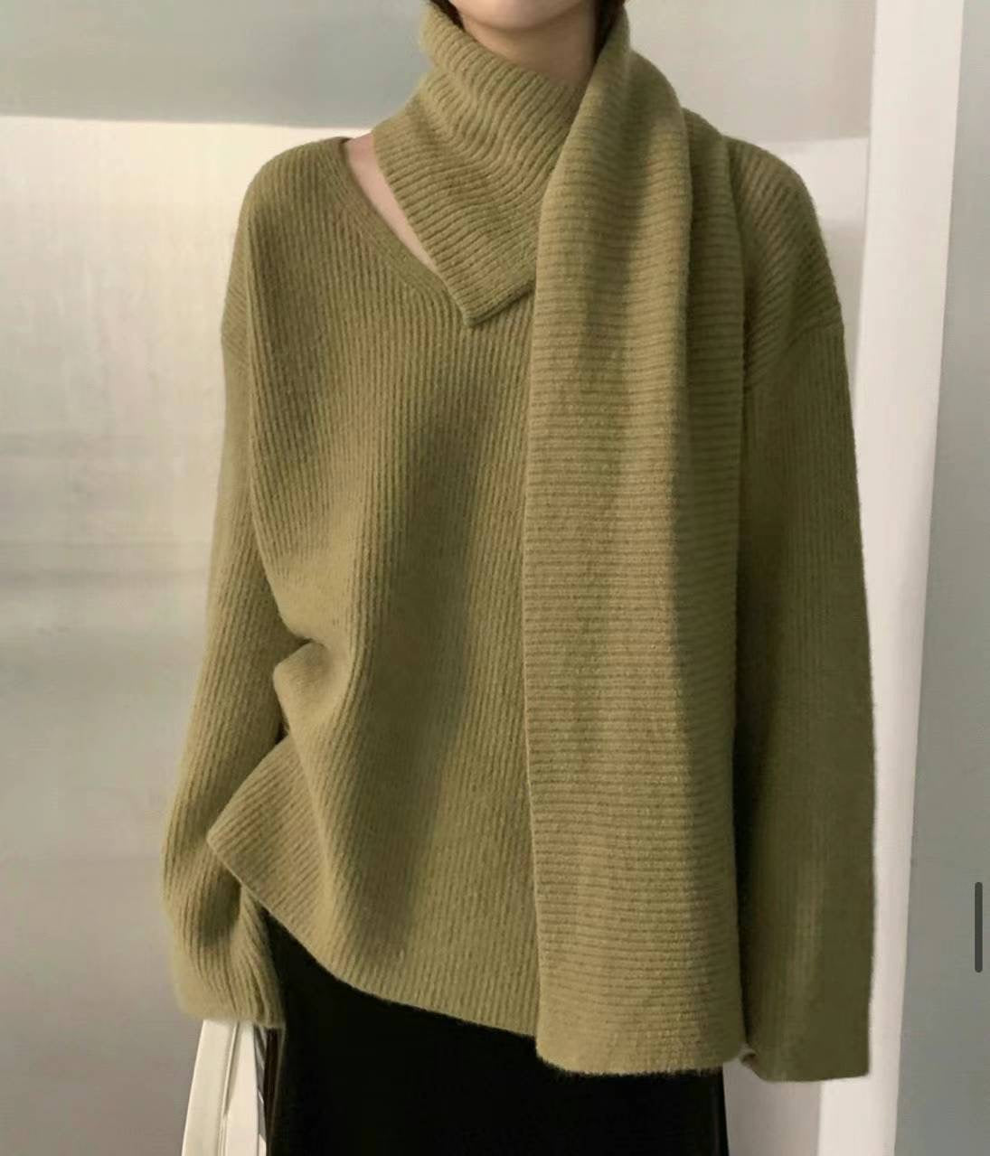 T126 Minimalist Scarf Sweater