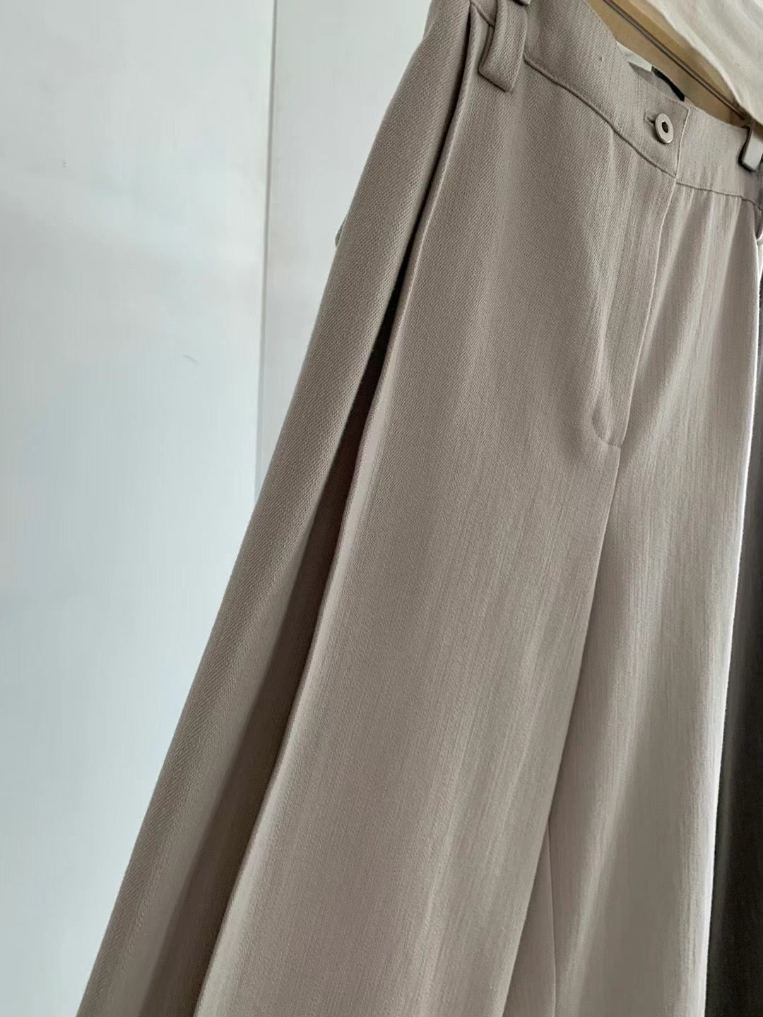 B116 Classic Straight-Leg Pants