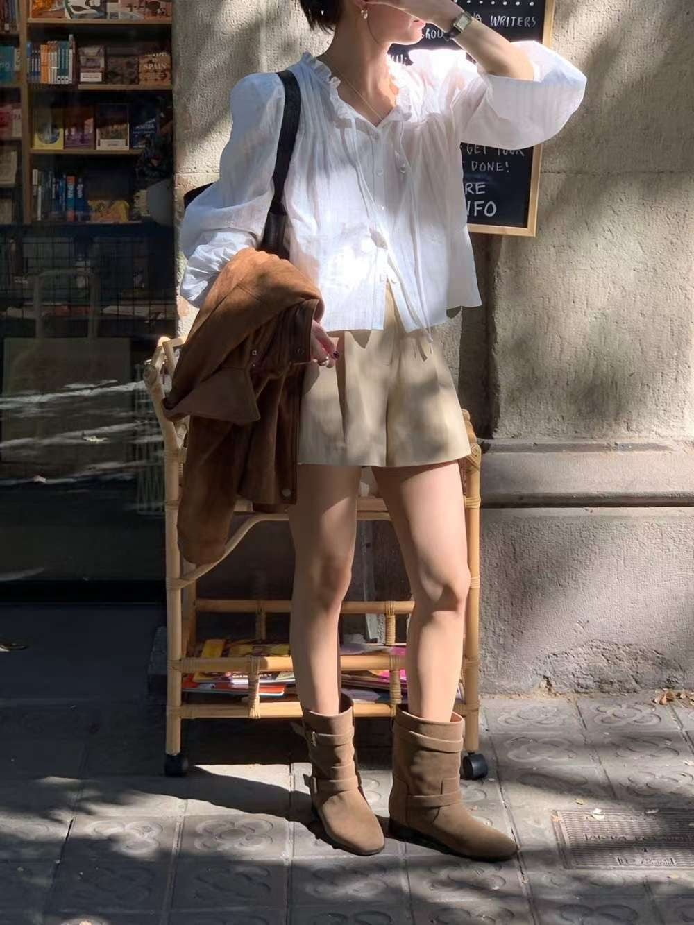 B148 Fold Me Up Shorts (Display)