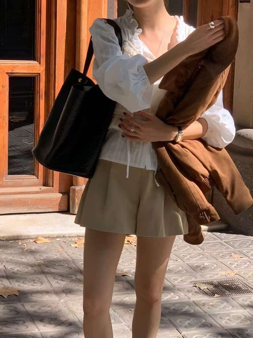 B148 Fold Me Up Shorts (Display)