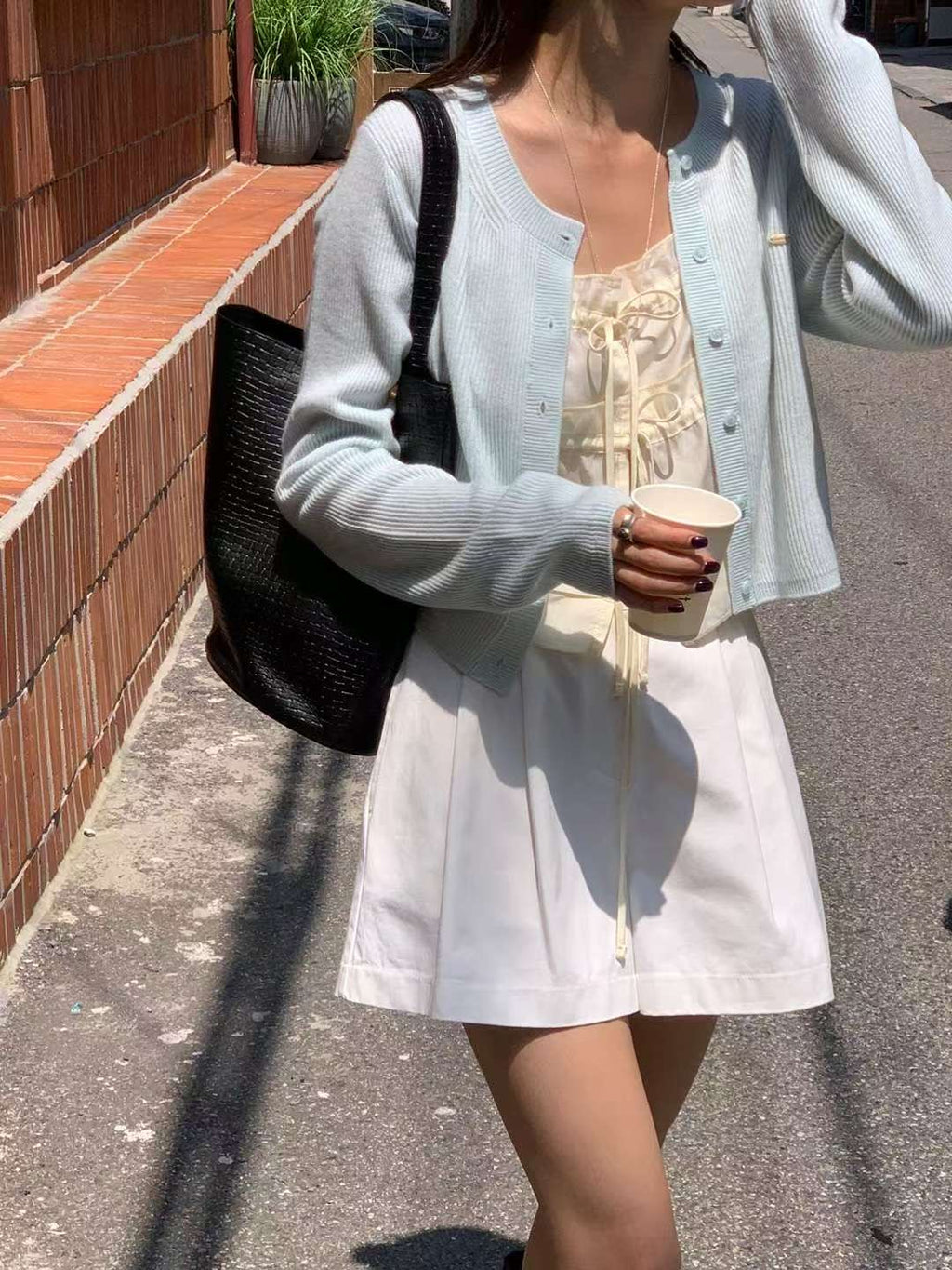 B148 Fold Me Up Shorts (Display)