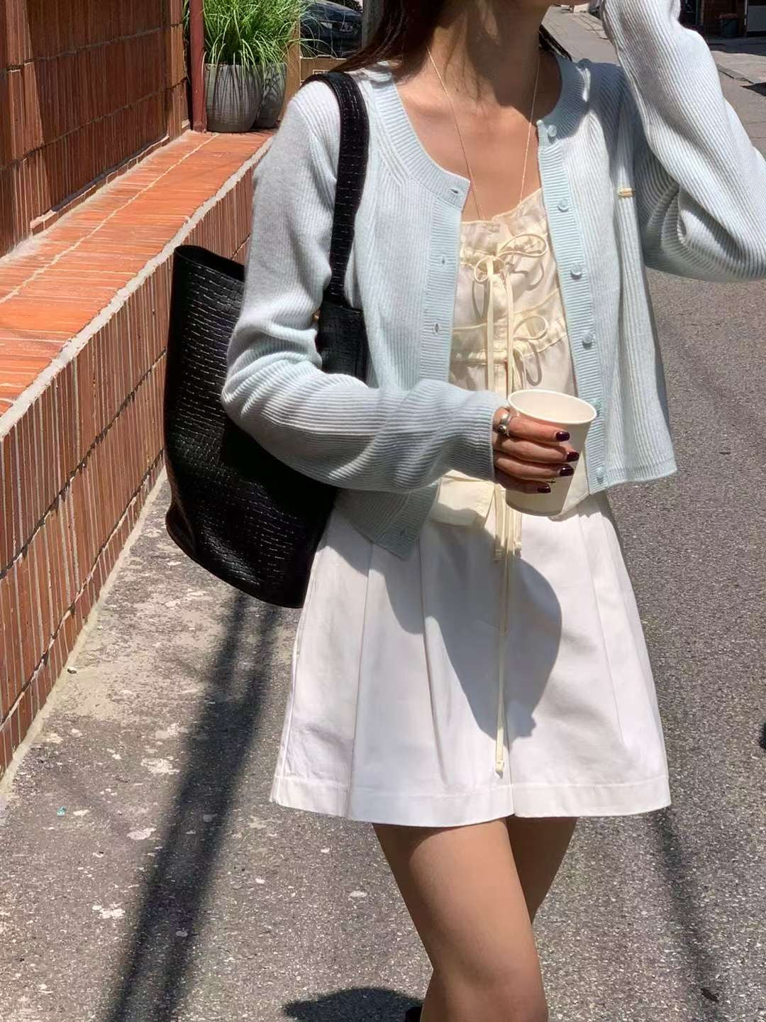 B148 Fold Me Up Shorts (Display)