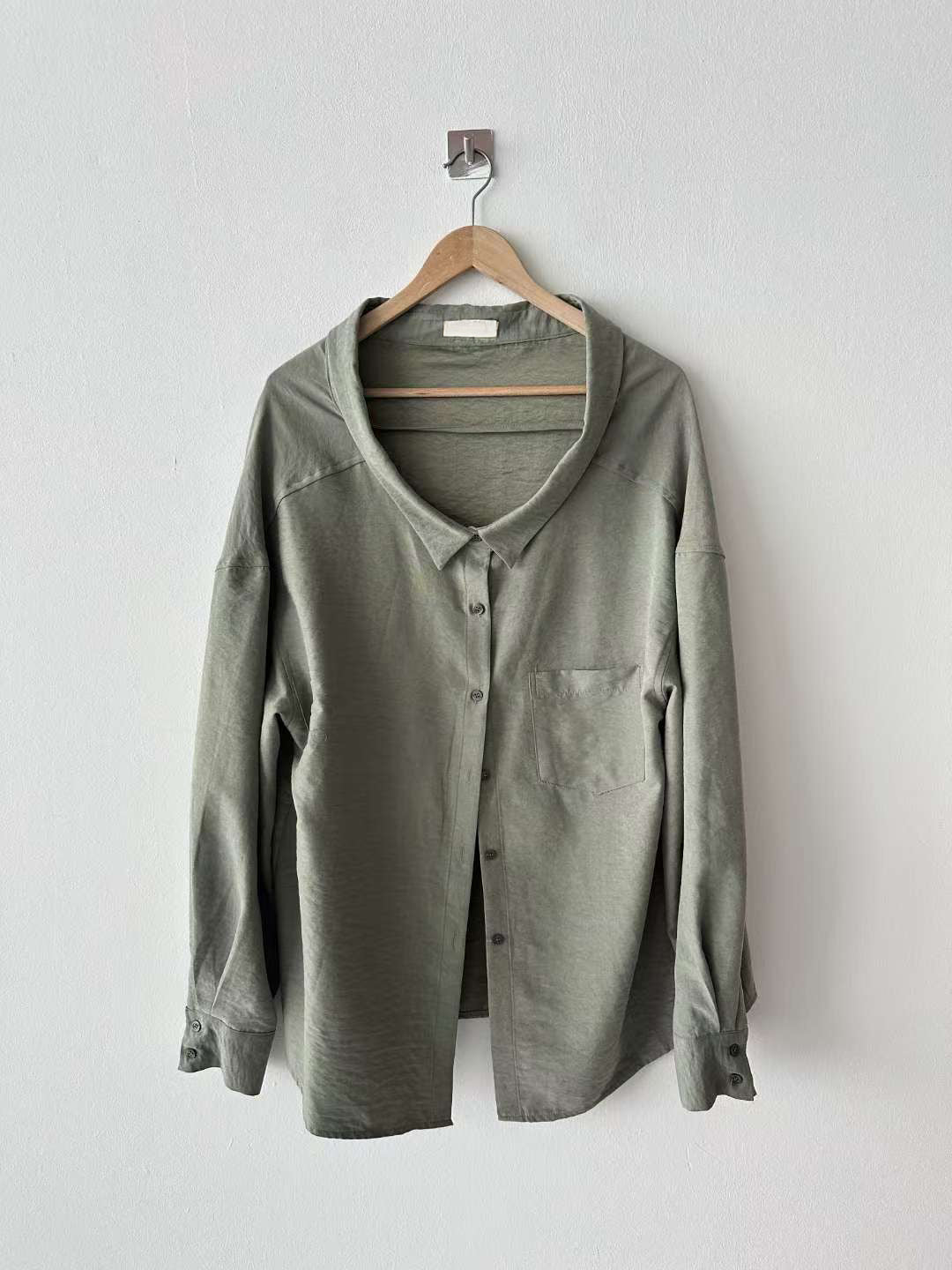 U120 Flow Collar Shirt