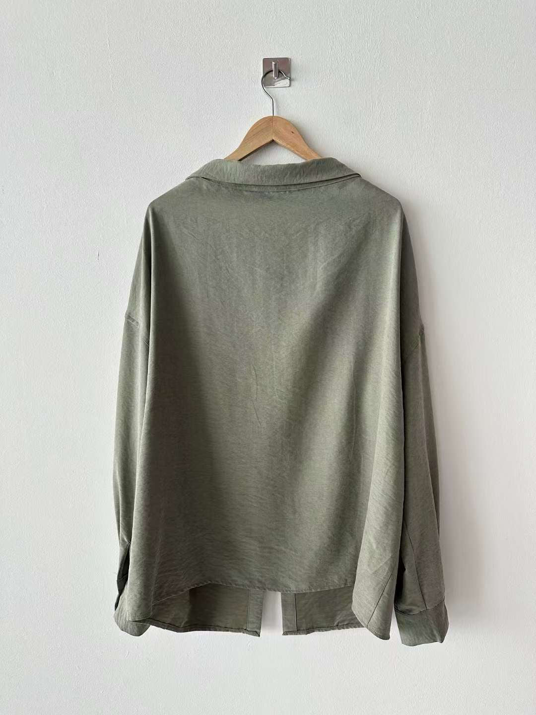 U120 Flow Collar Shirt