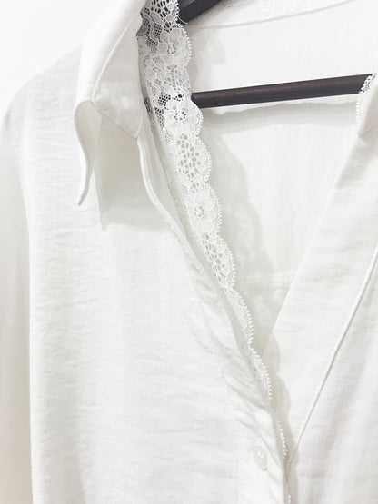 U118 Hidden Lace Shirt