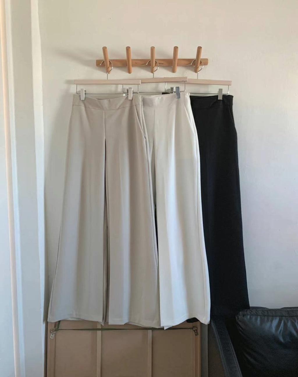 B128 High-Waist Flare Pants (Display)