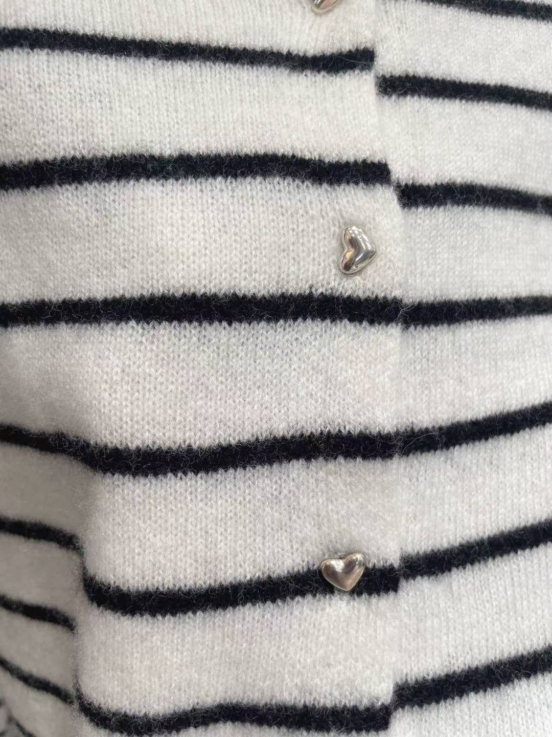 U121 Amour Lines Cardigan