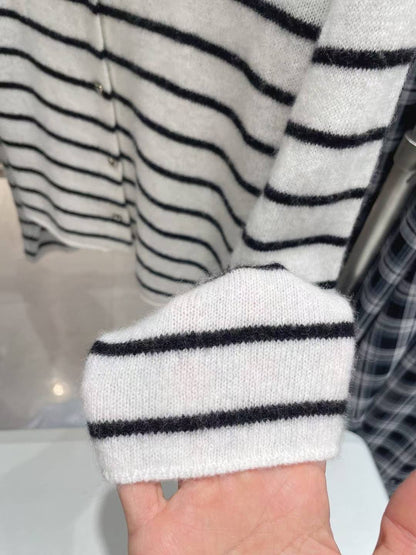 U121 Amour Lines Cardigan