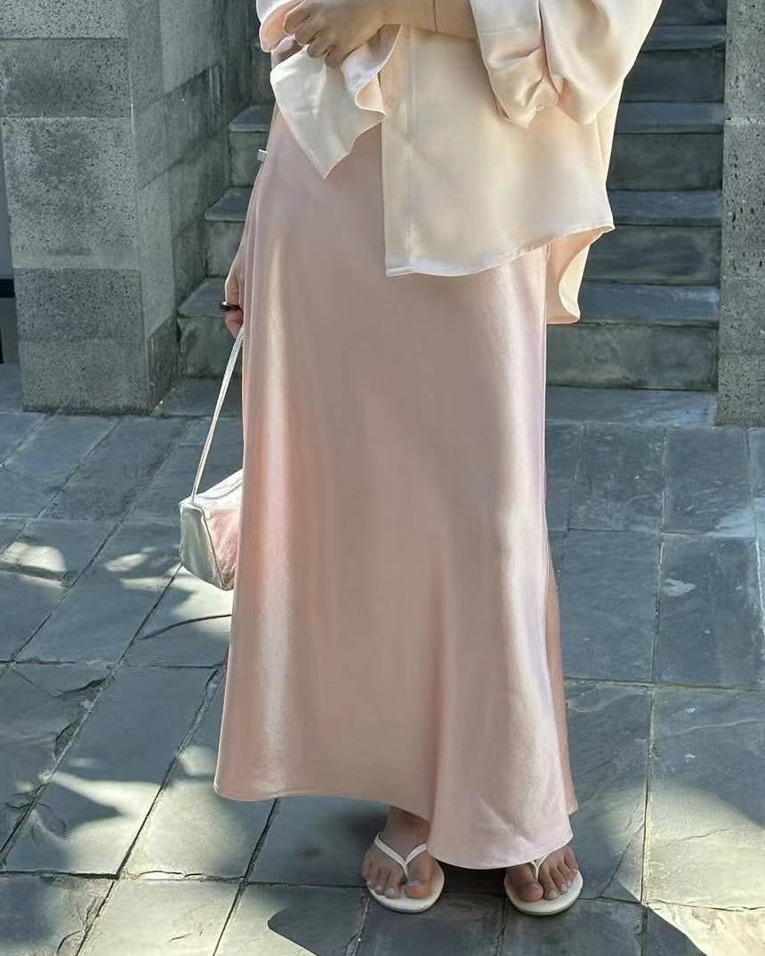 B126 Silky Glow Skirt