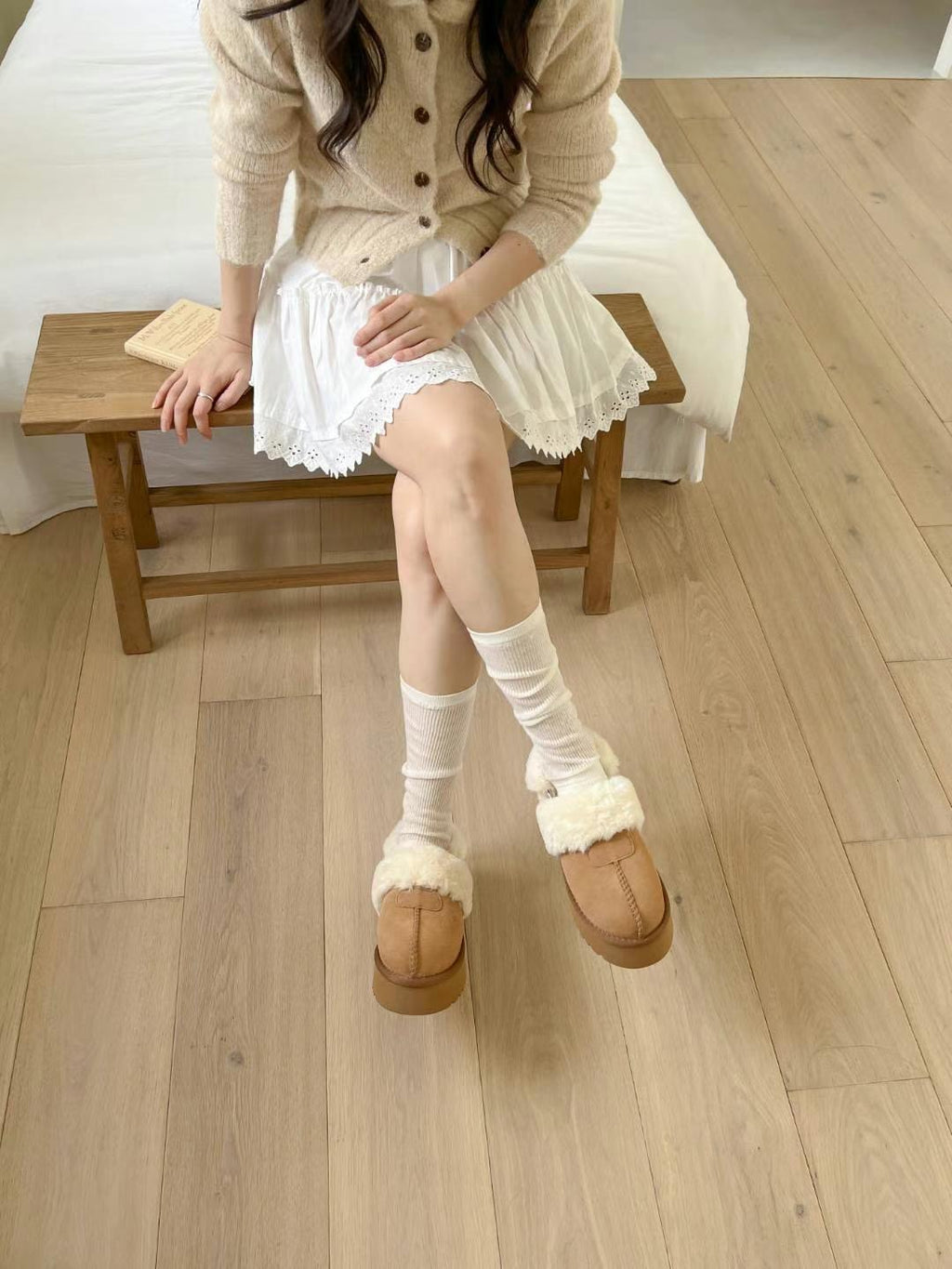 F106 Fuzzy Warm Slippers w/ Strap