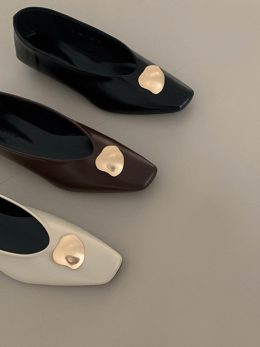 F105 Charm Point Loafers