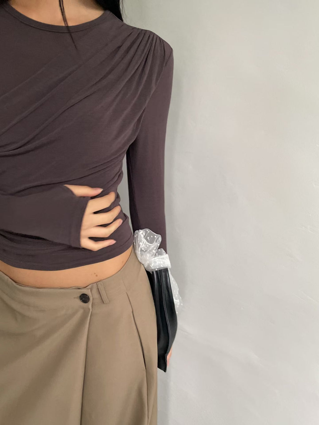 T233 Swayfold Top Brown close-up