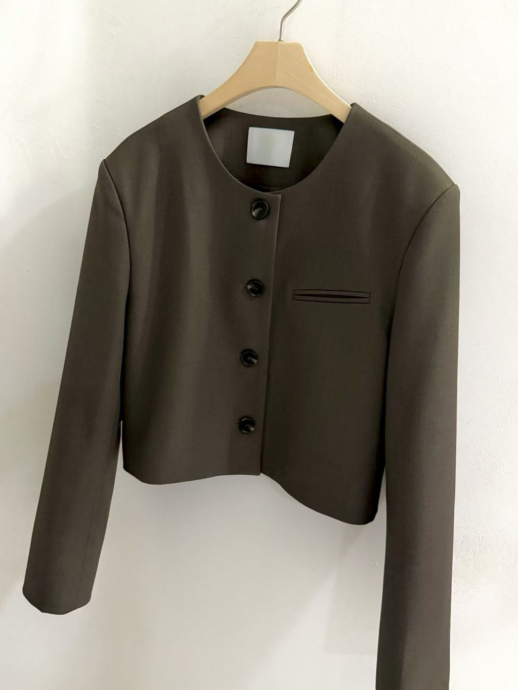 U148 Formline Jacket Brown close-up