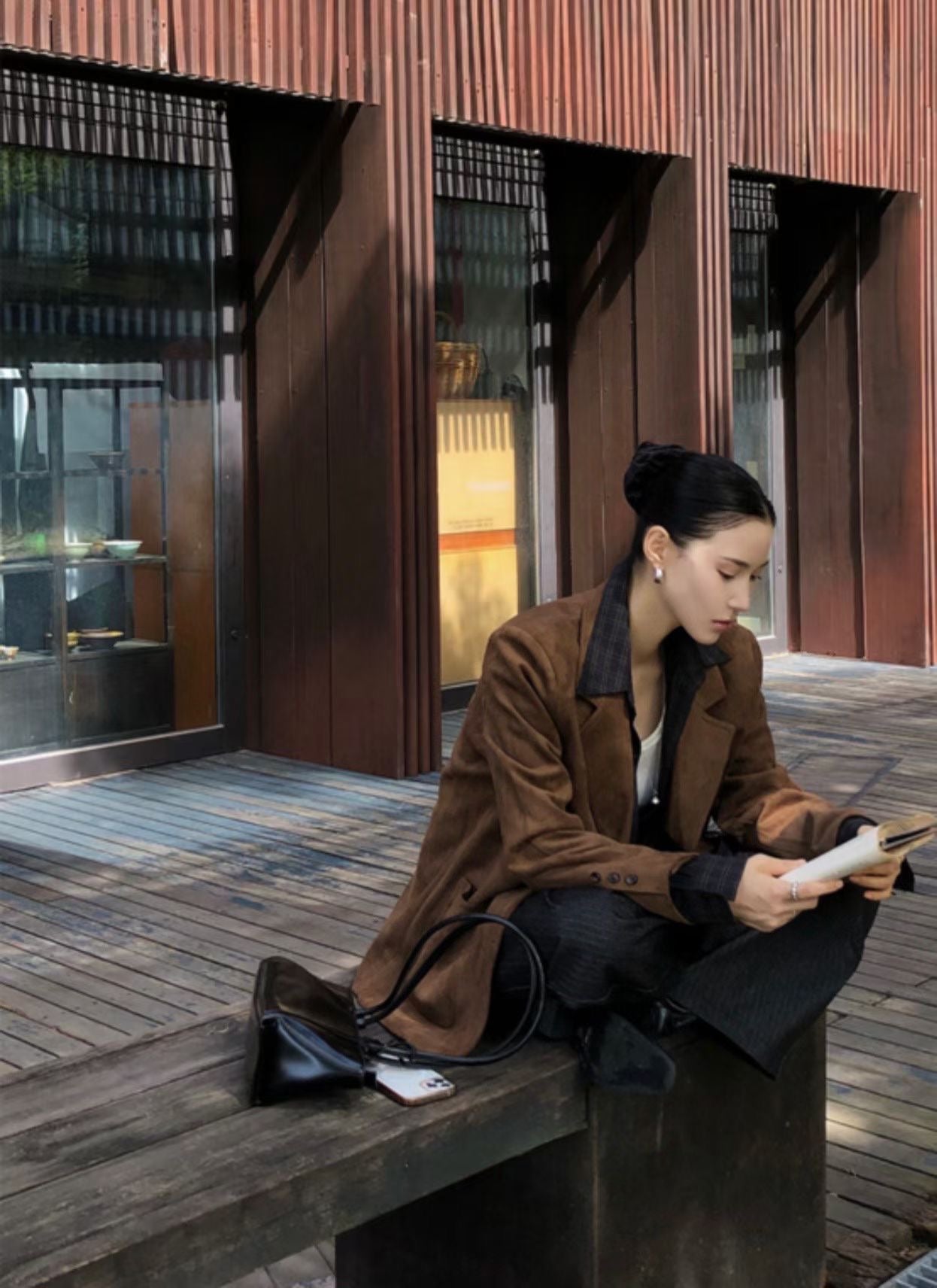 U129 Soho Suede Blazer