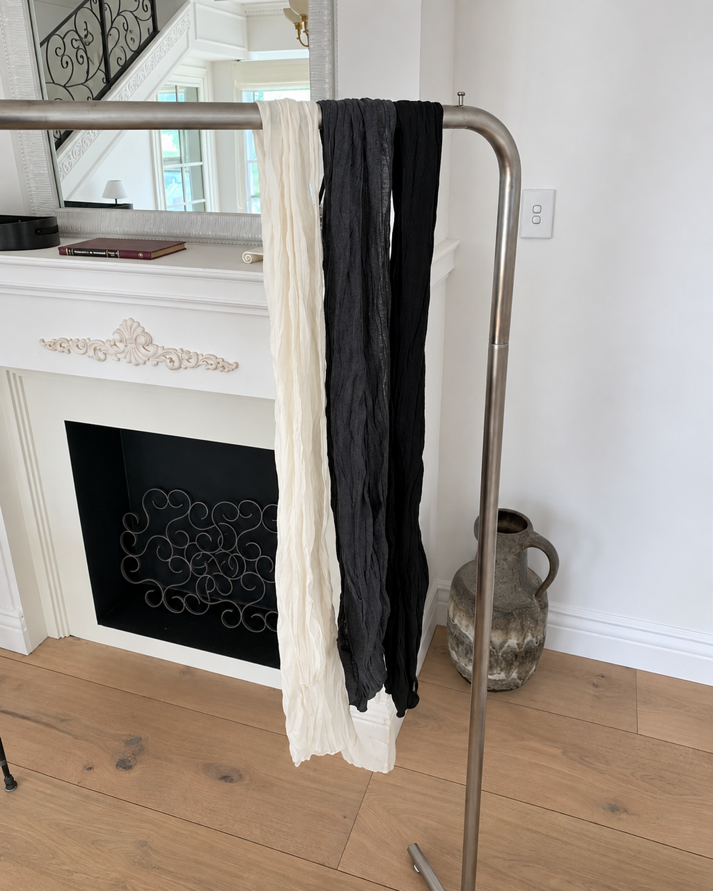 A120 Crinkle Line Scarf in White Charcoal Black