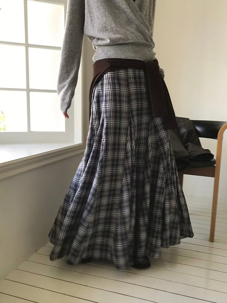 B168 Volume Checked Skirt