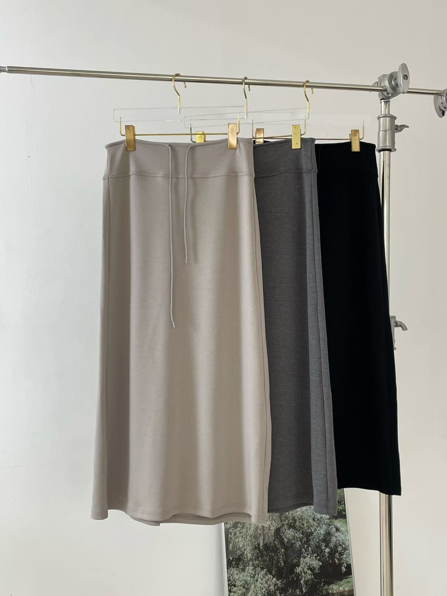 B178 Quiet Flow Skirt