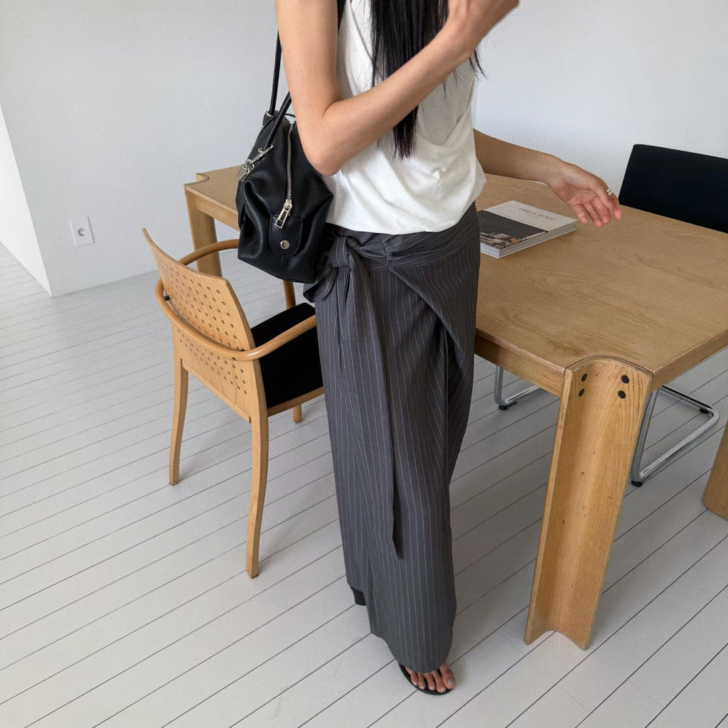 B195 Tie Theory Skirt