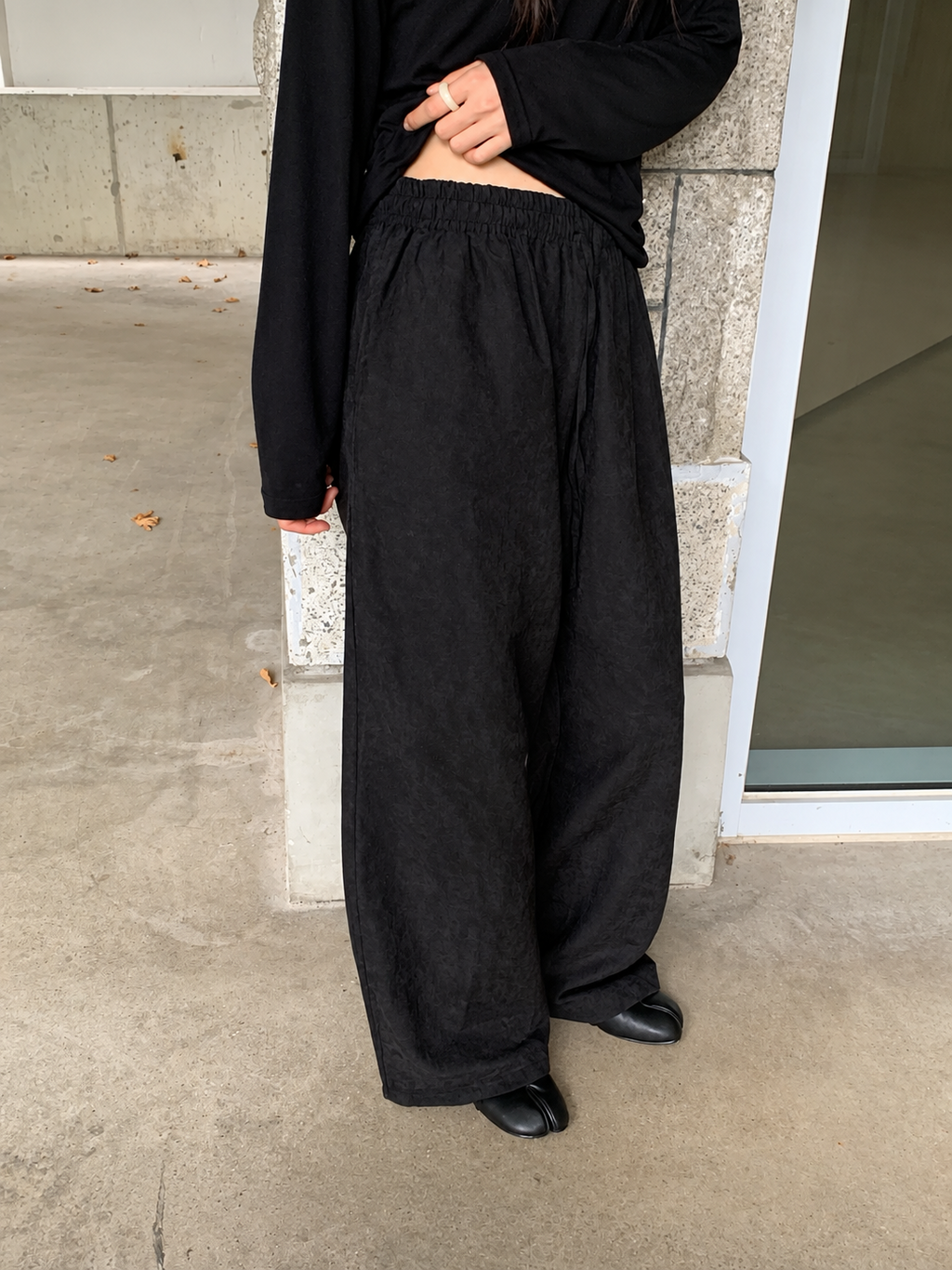 B203 Airy Tailored Pants - Black