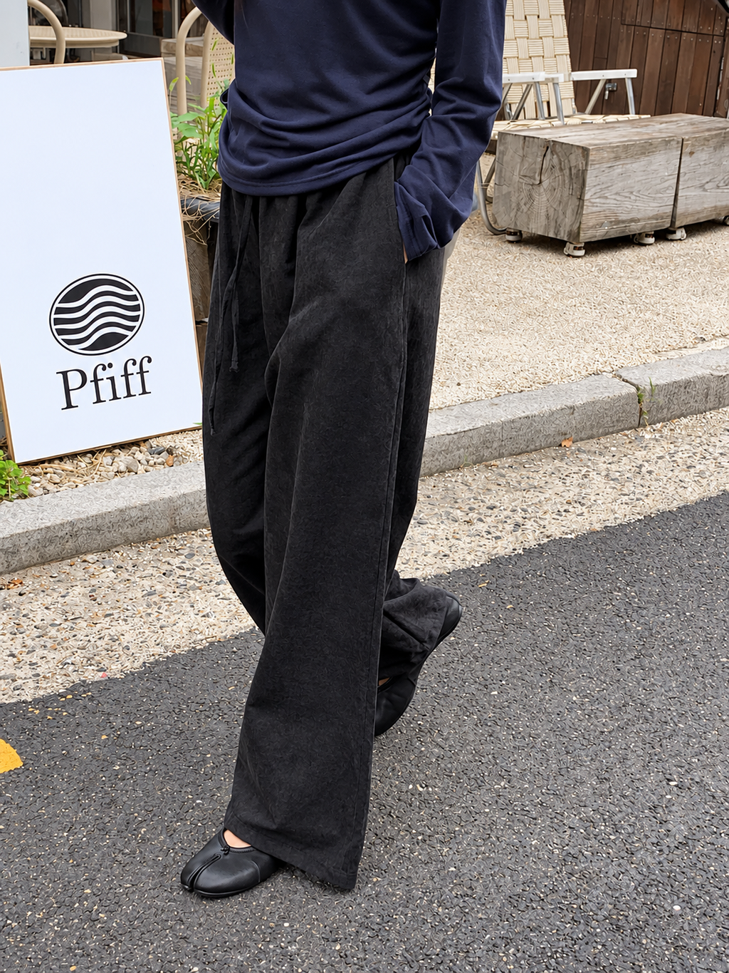 B203 Airy Tailored Pants - Black styled