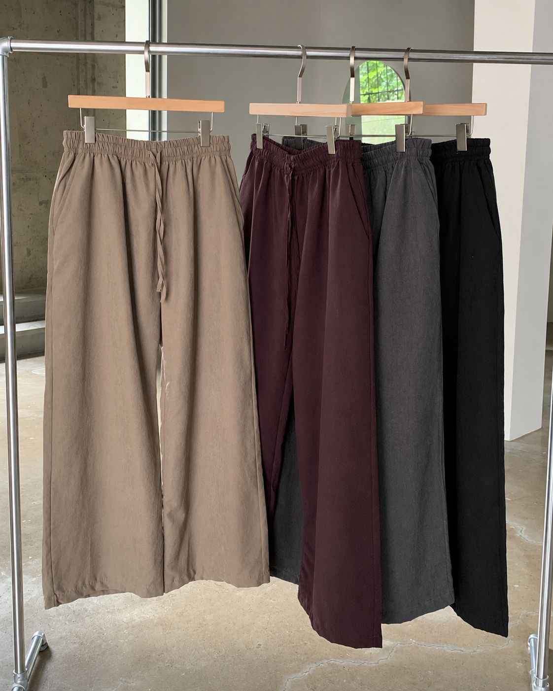 B203 Airy Tailored Pants - Cream Grey Black
