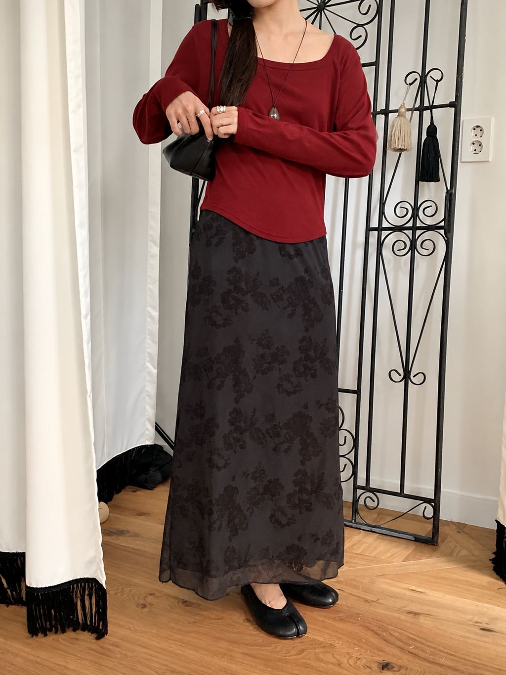 B204 Faded Bloom Skirt - Black