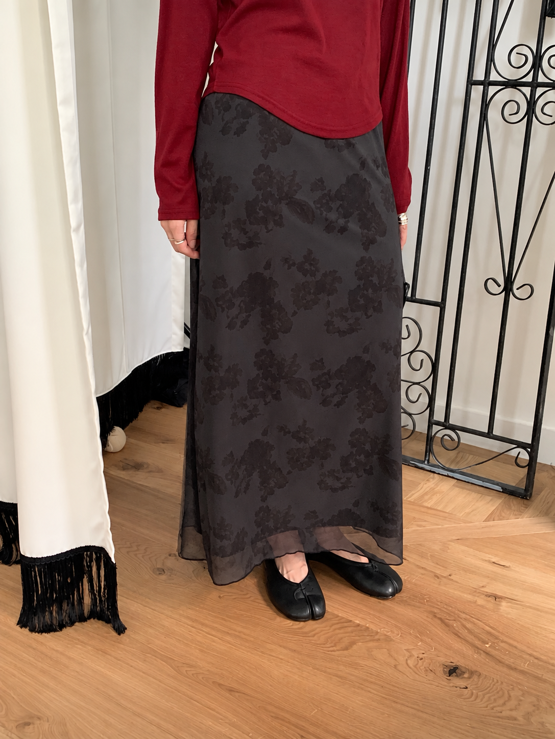 B204 Faded Bloom Skirt - Black full look