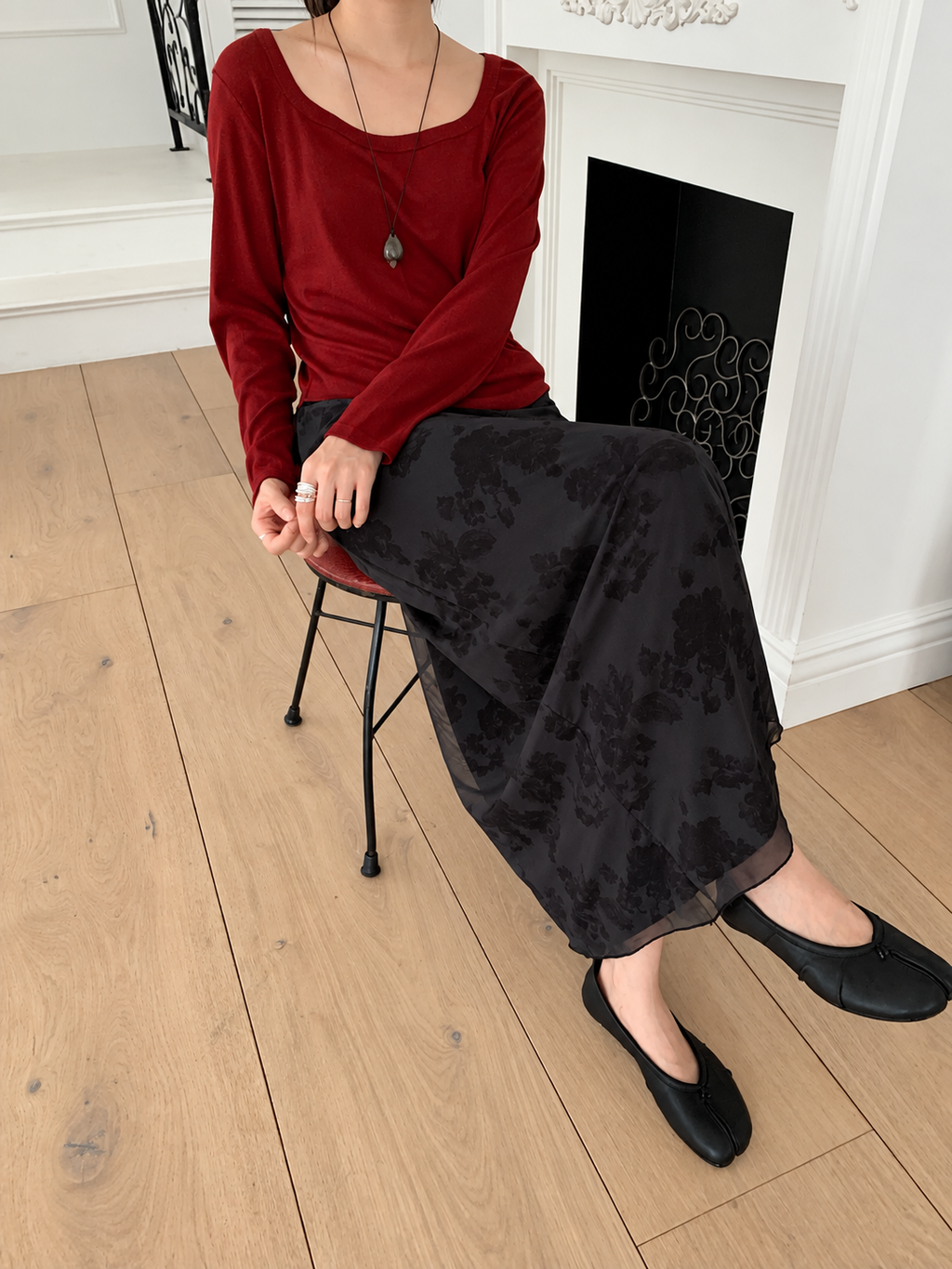 B204 Faded Bloom Skirt - Black seated look