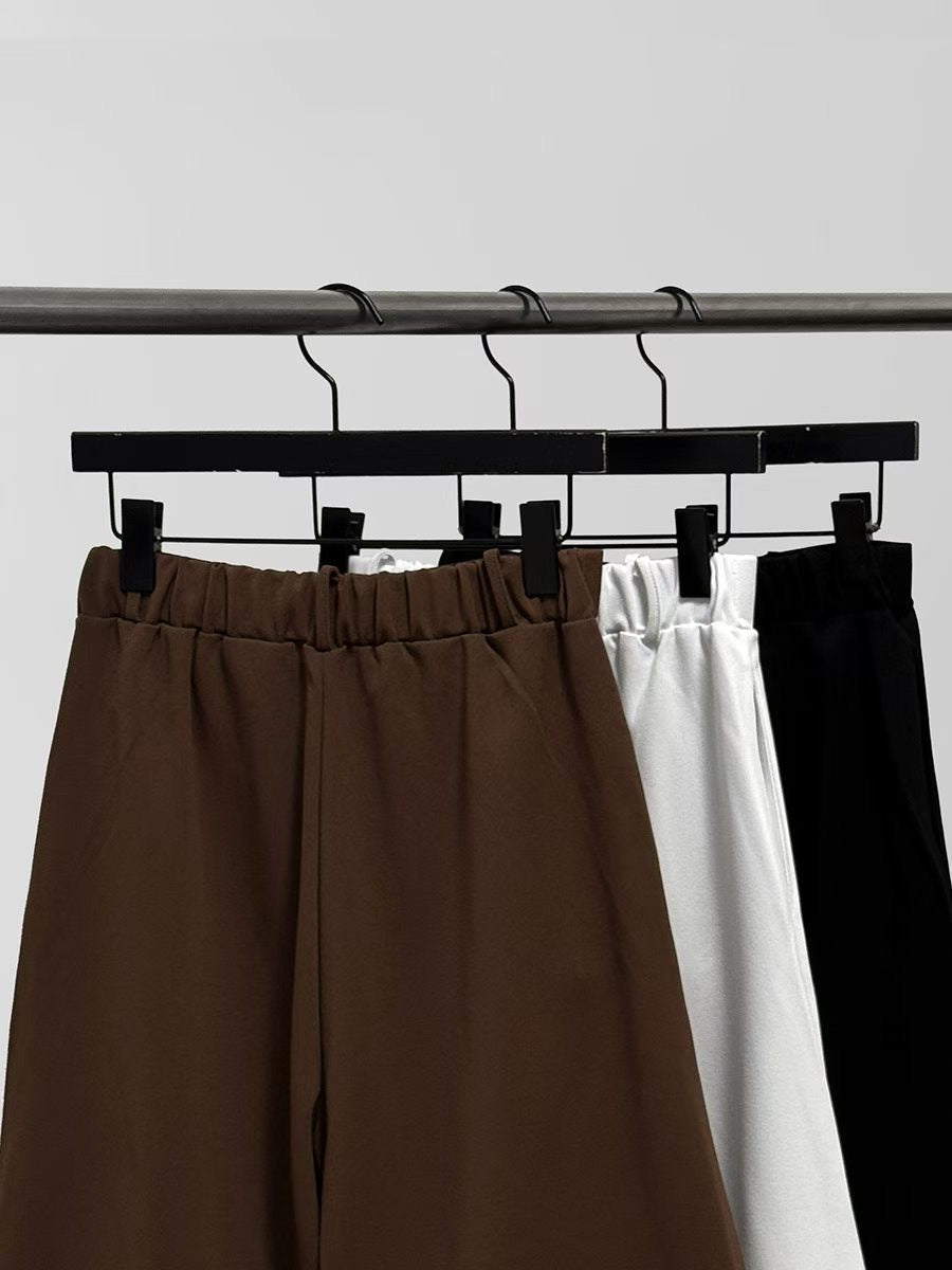 B209 Tailored Bermuda Shorts - elastic back waist detail