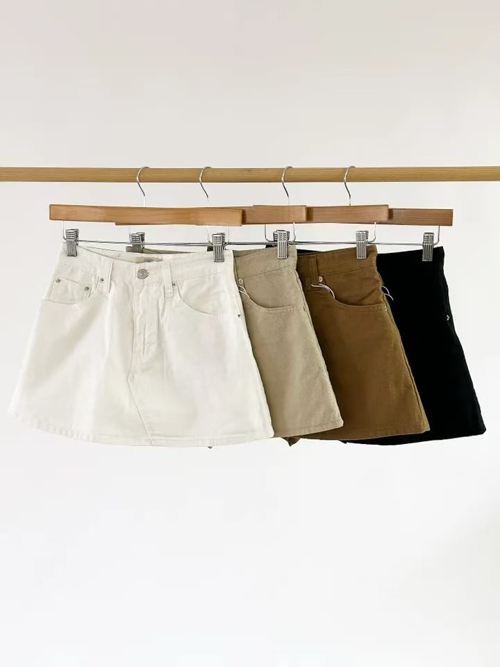 B175 Clean Cut Skort