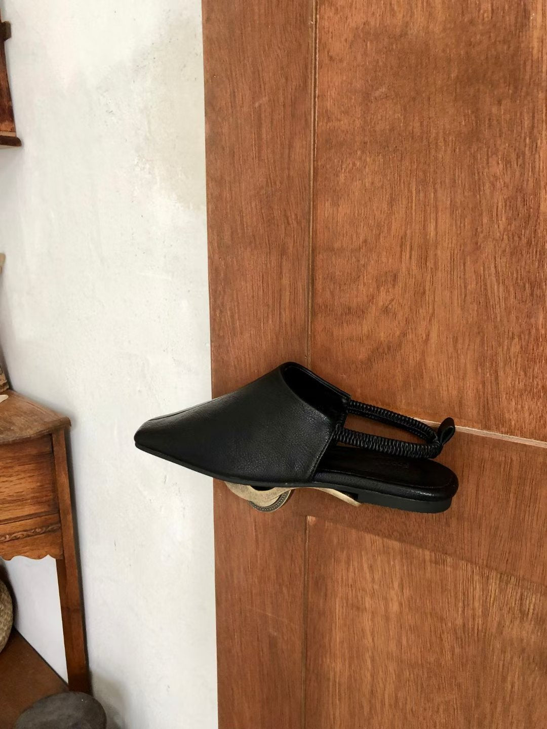 F122 Black Interval Flats