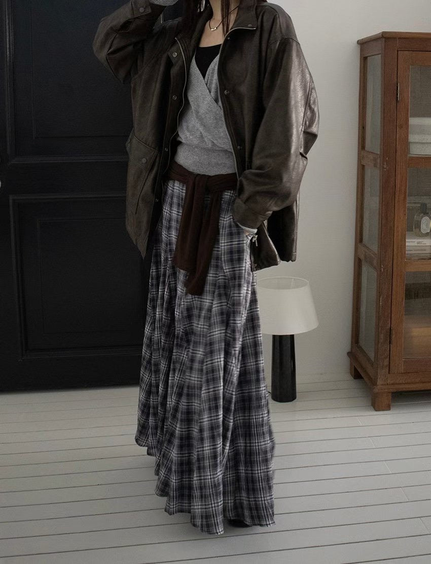 B168 Volume Checked Skirt