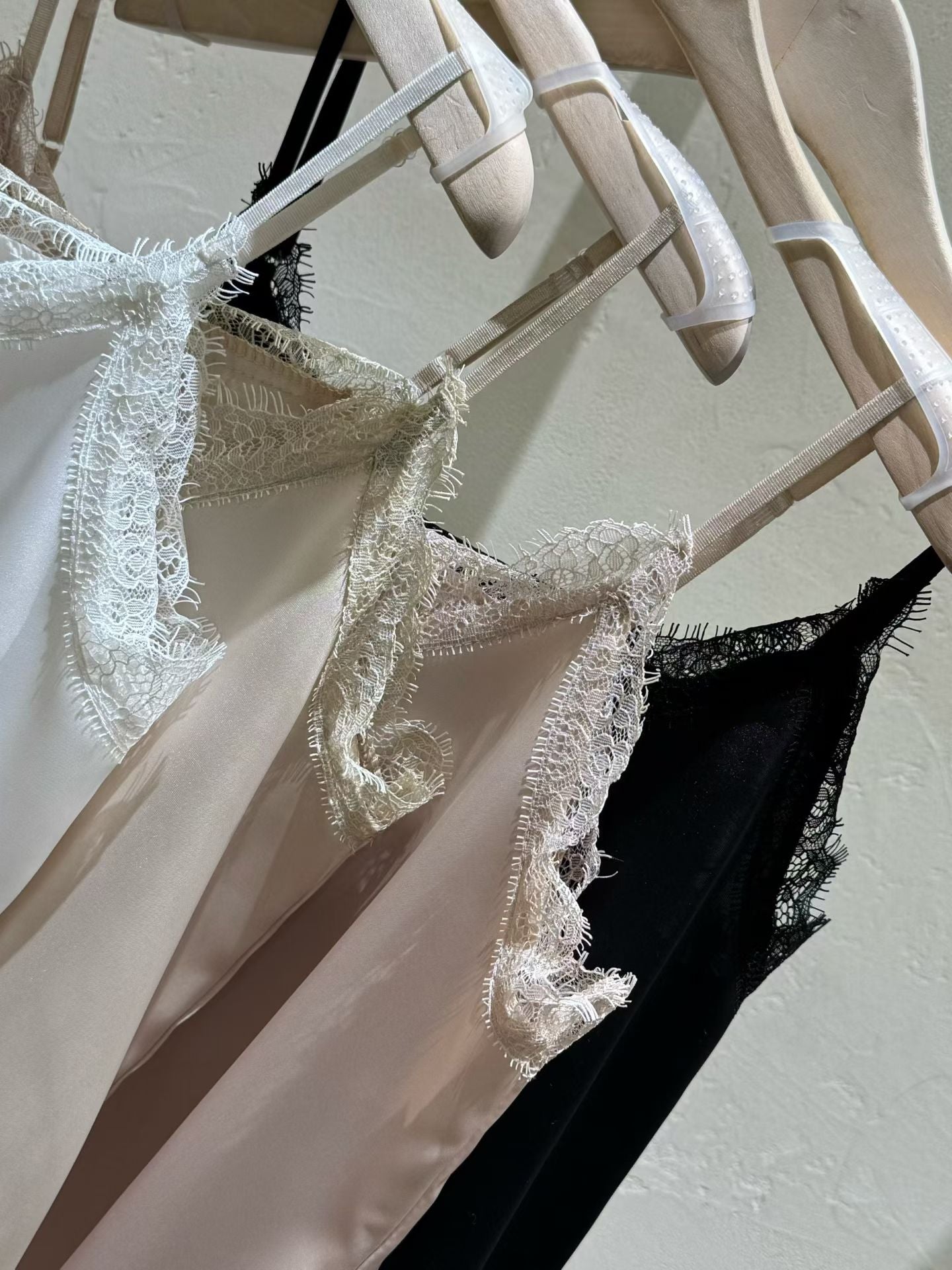 T184 Lumière Lace Cami