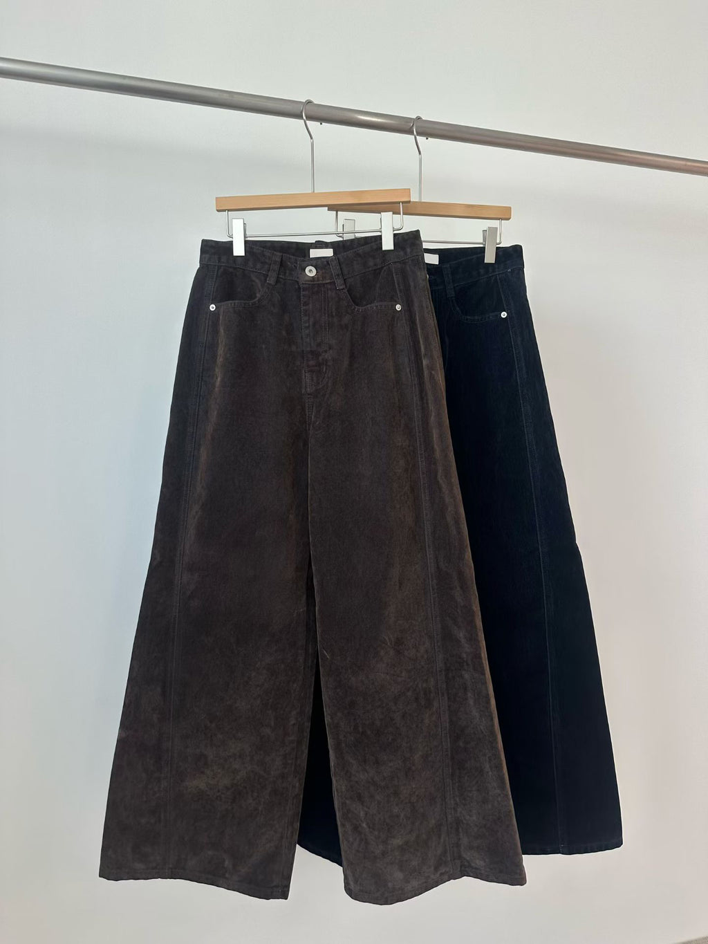 B161 Velvet Wide Pants