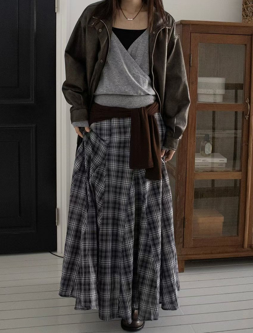 B168 Volume Checked Skirt