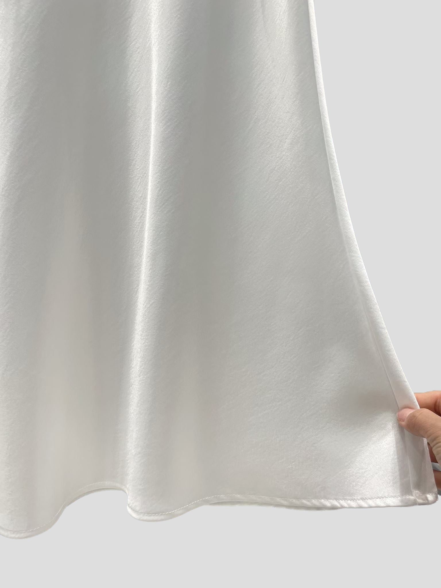 B126 Silky Glow Skirt