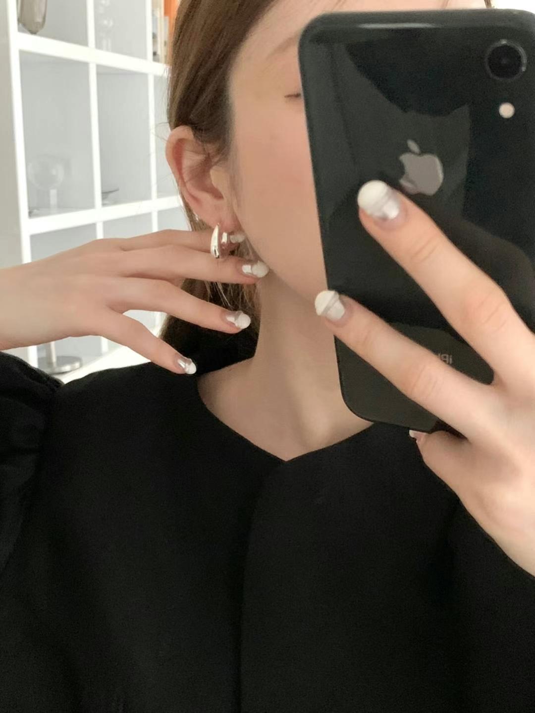 A115 Dew Drop Earrings