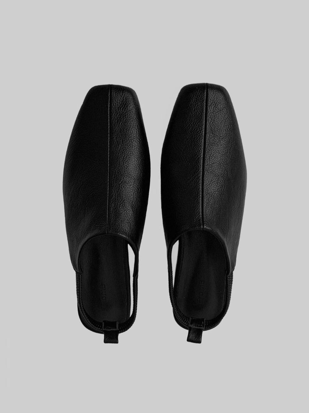 F122 Black Interval Flats