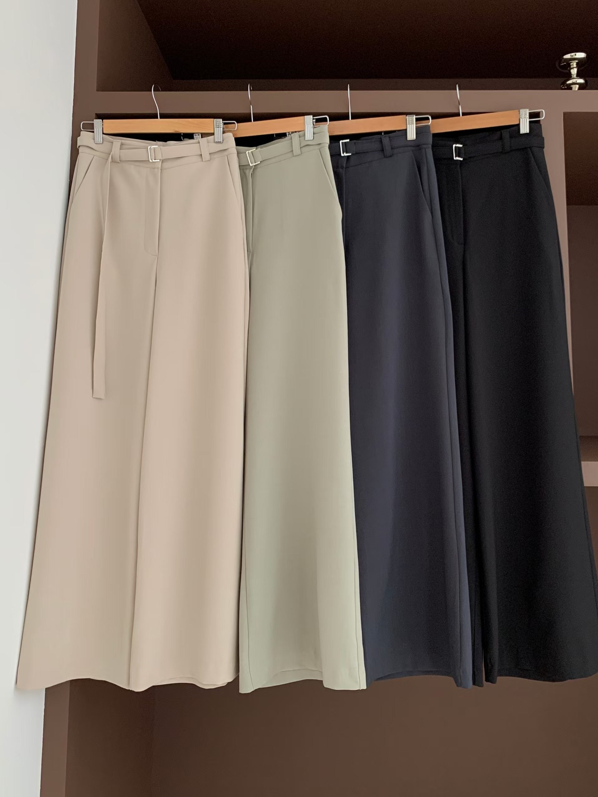B182 Axis Flow Trousers