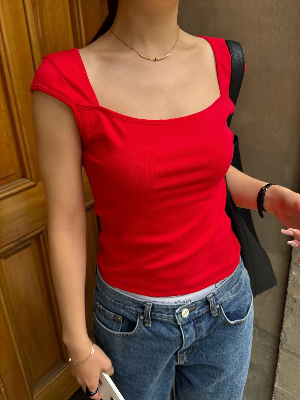 T203 Louvre Square Tee