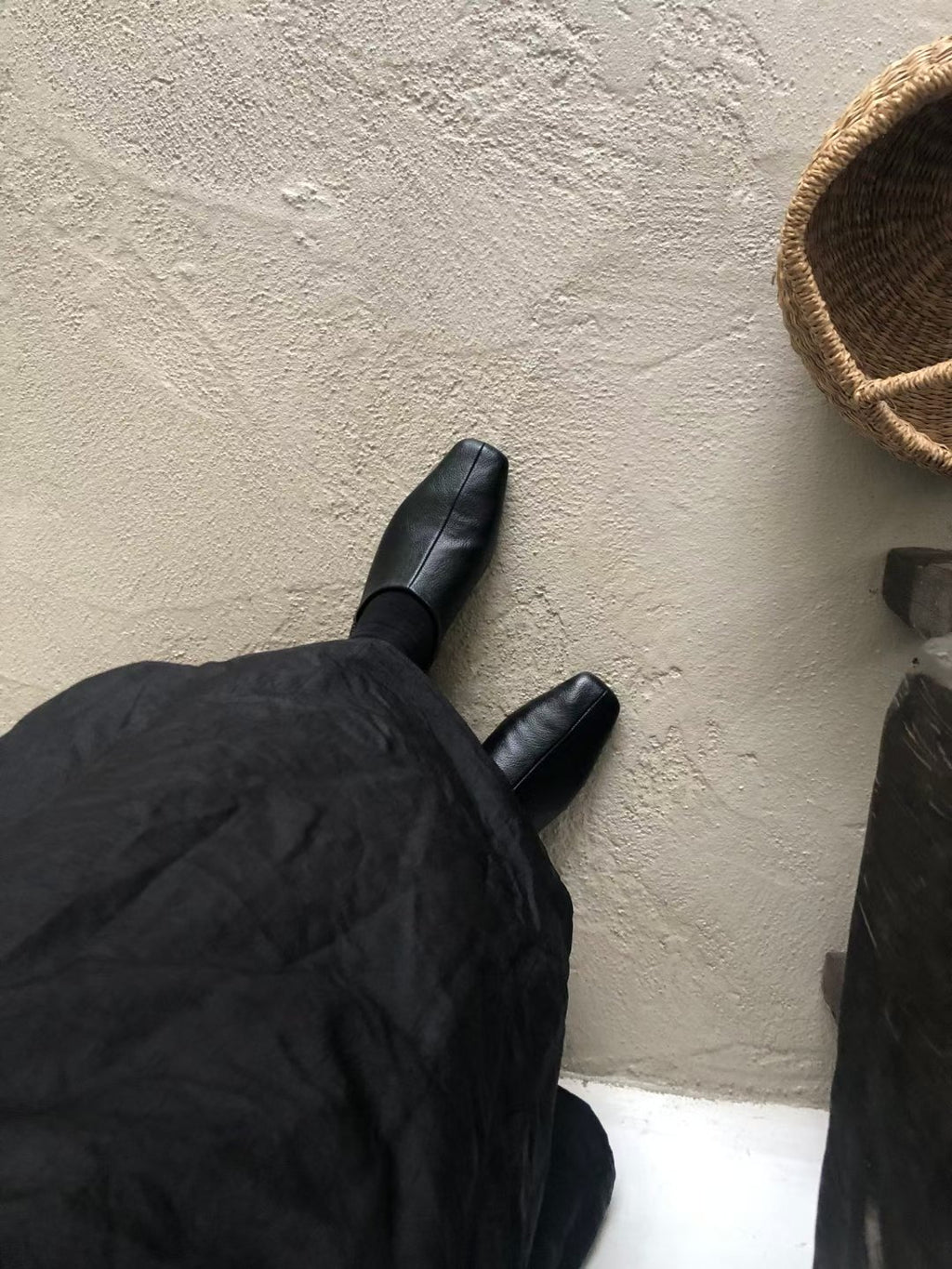 F122 Black Interval Flats