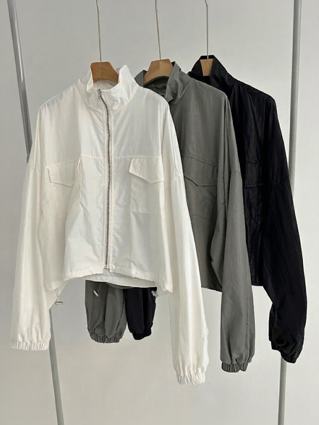 U143 Motion Windbreaker