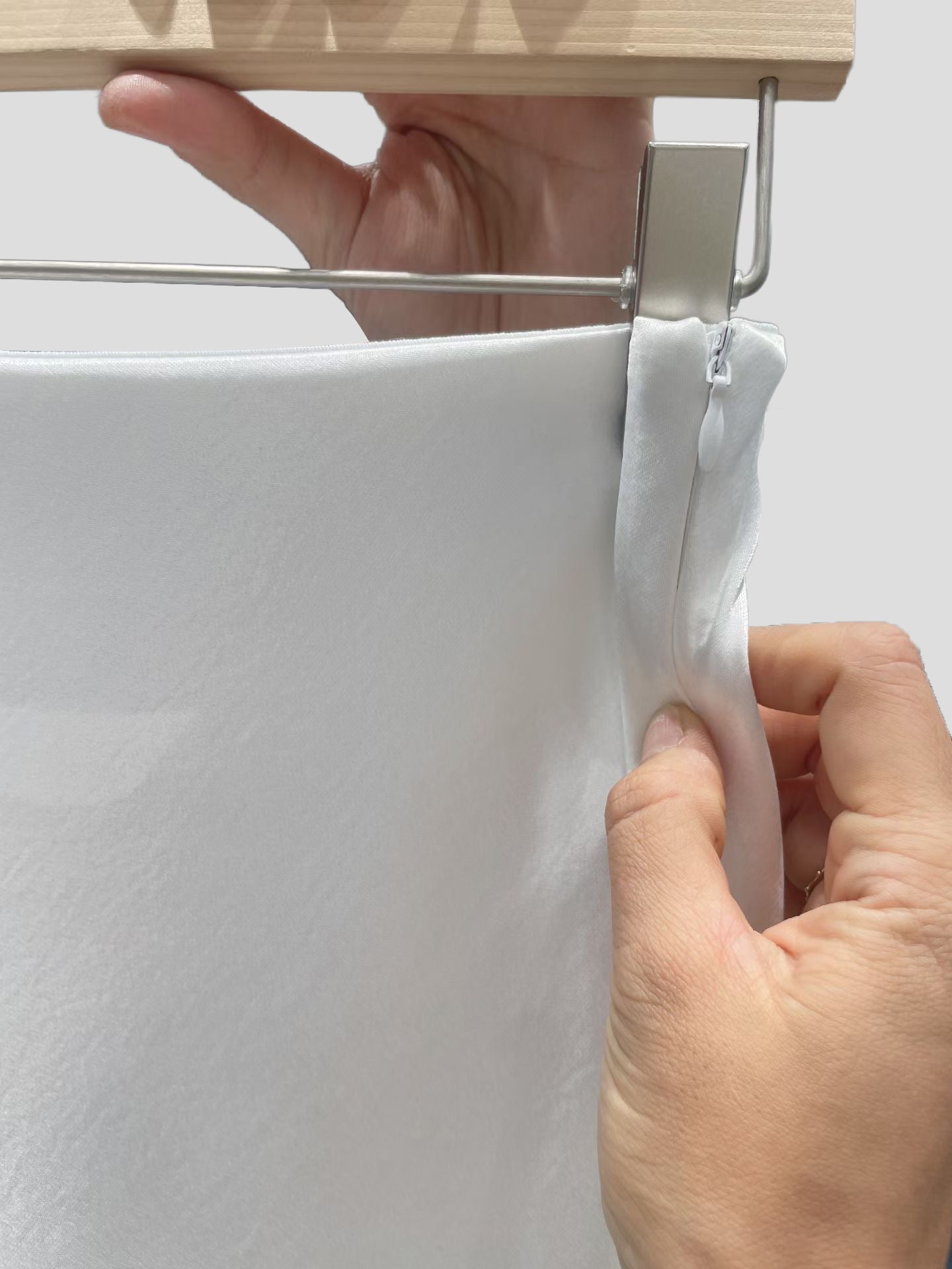 B126 Silky Glow Skirt