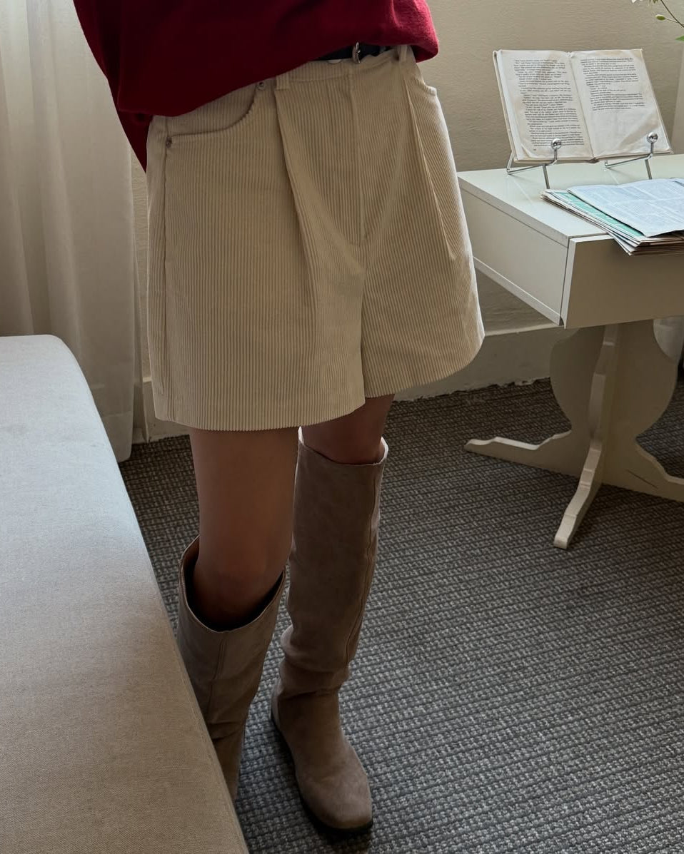 B156 Cordy Classic Shorts