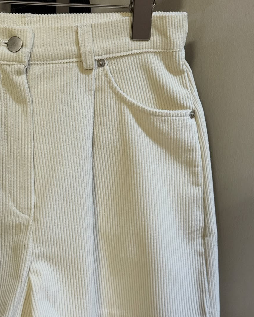 B156 Cordy Classic Shorts