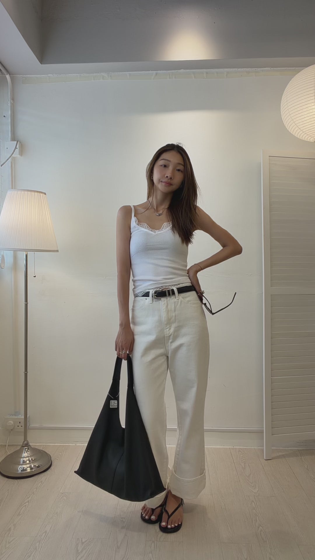 B199 White Form Jeans