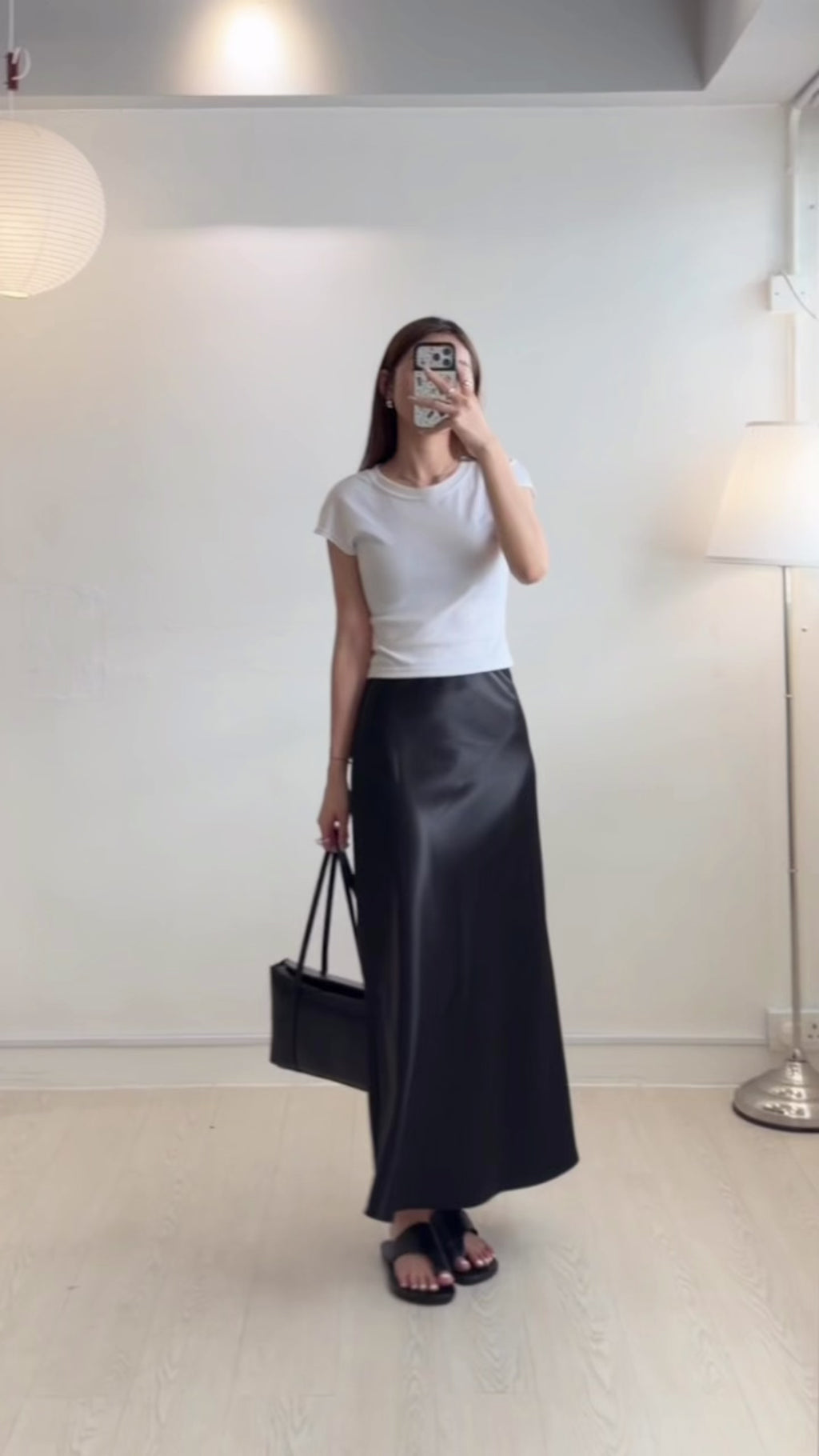 B126 Silky Glow Skirt