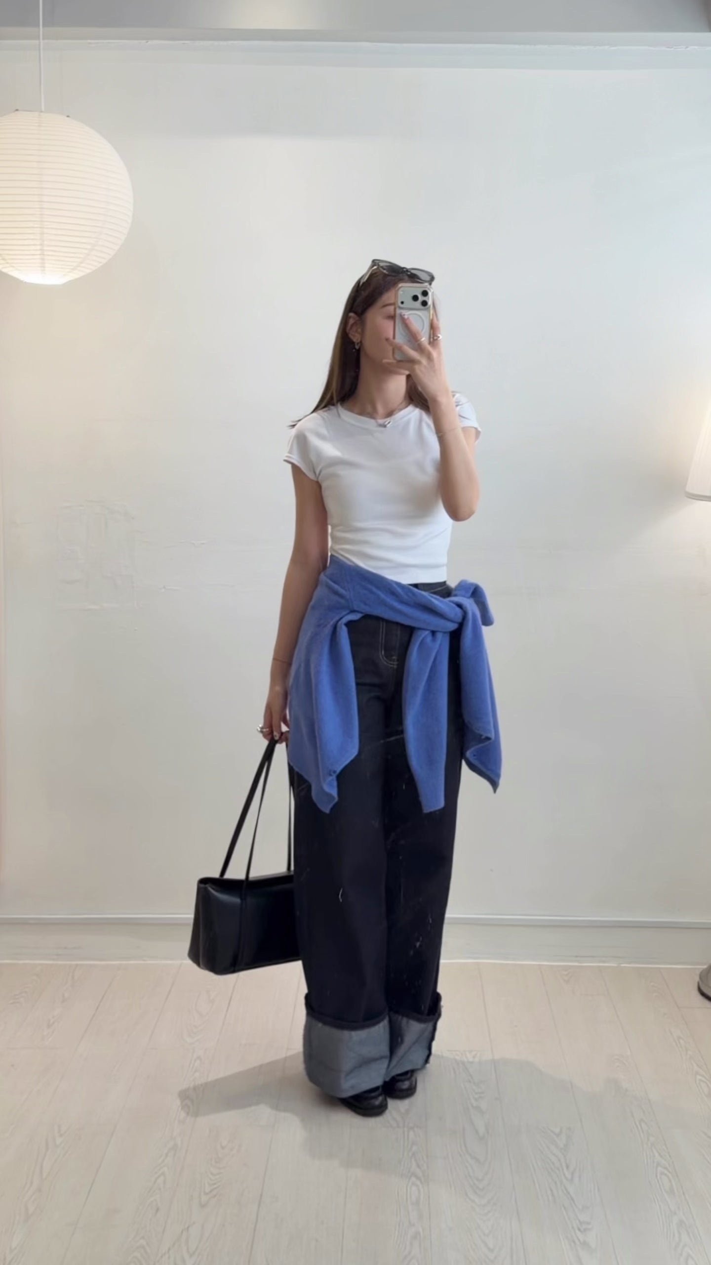 B164 Turn-Up Wide Jeans